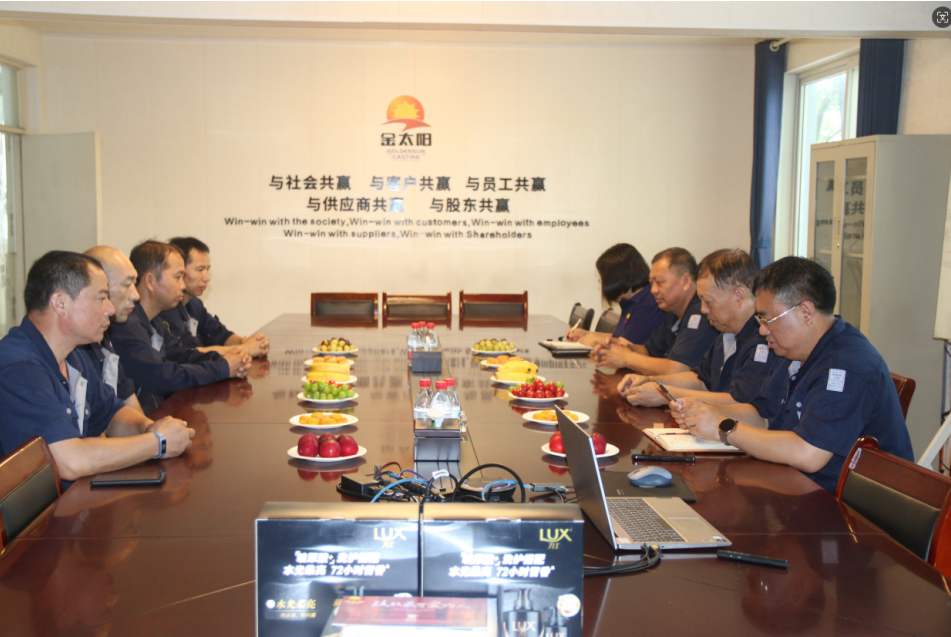 致敬zui可爱的人 I 利来最给利的老牌铸业召开“八一”建军节座谈会