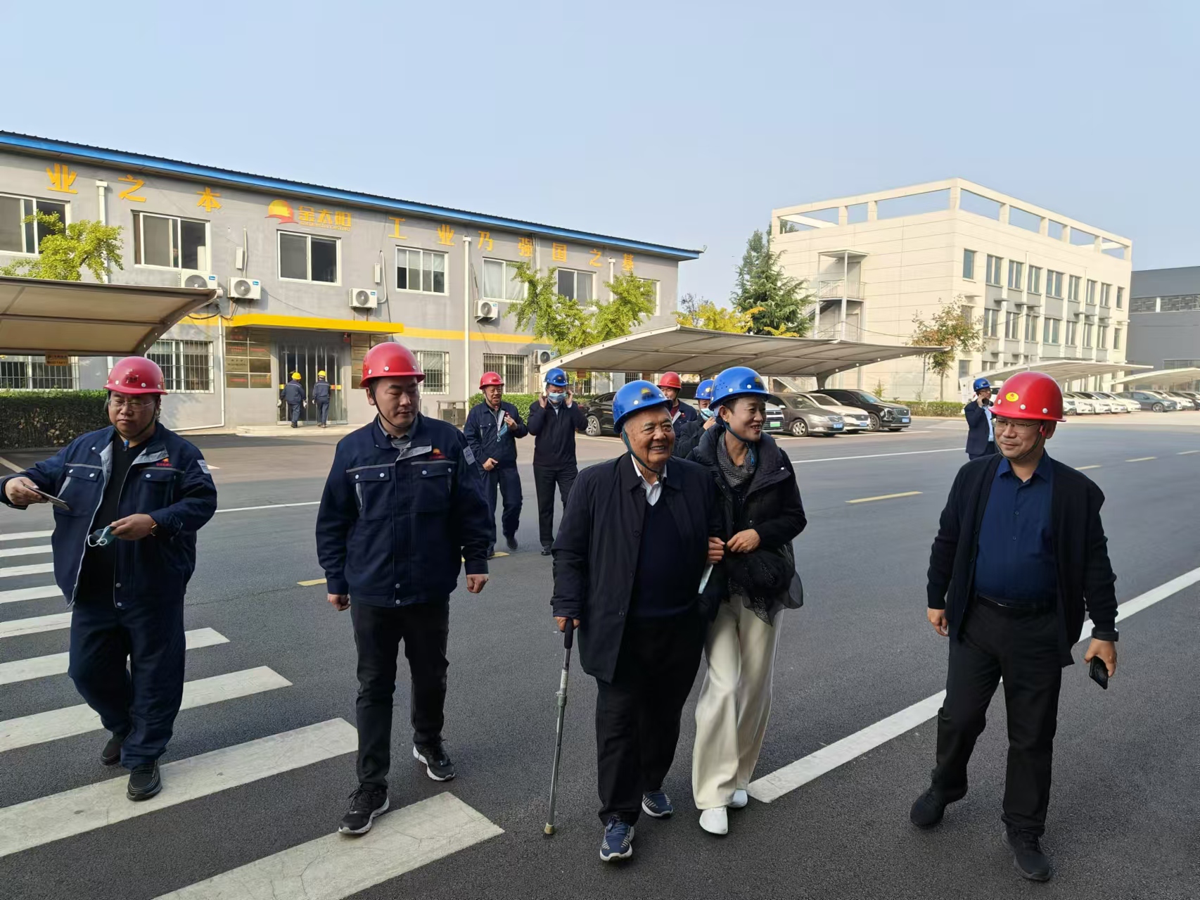 知名铸造专家马敬仲老先生莅临利来最给利的老牌铸业调研指导